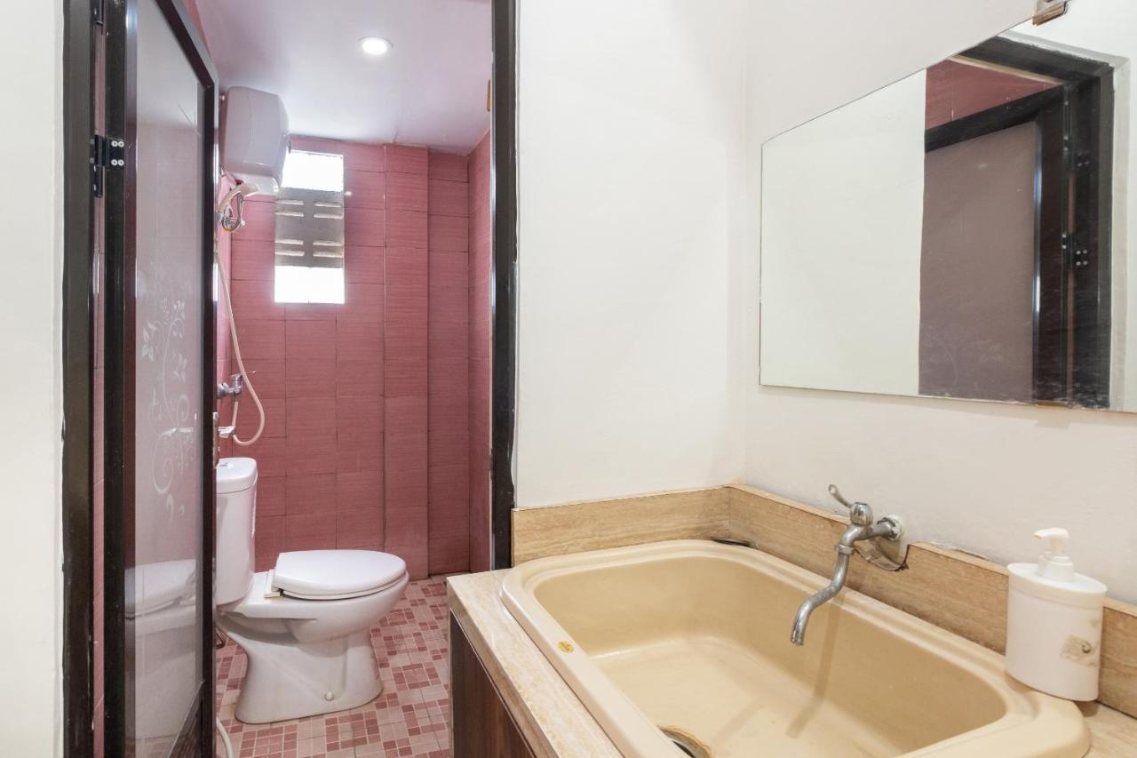 Oyo 3775 Ketut Inn Pesanggaran Buitenkant foto