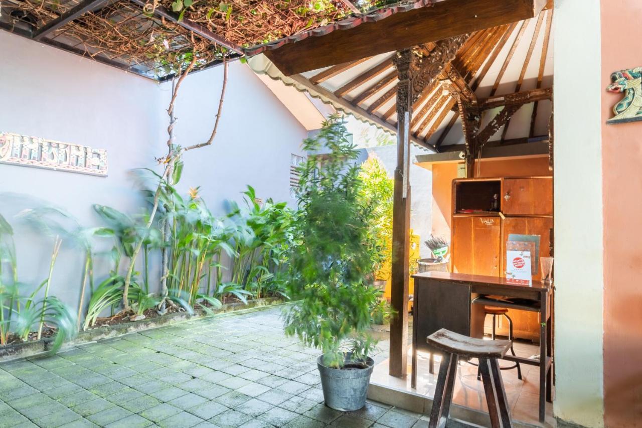 Oyo 3775 Ketut Inn Pesanggaran Buitenkant foto